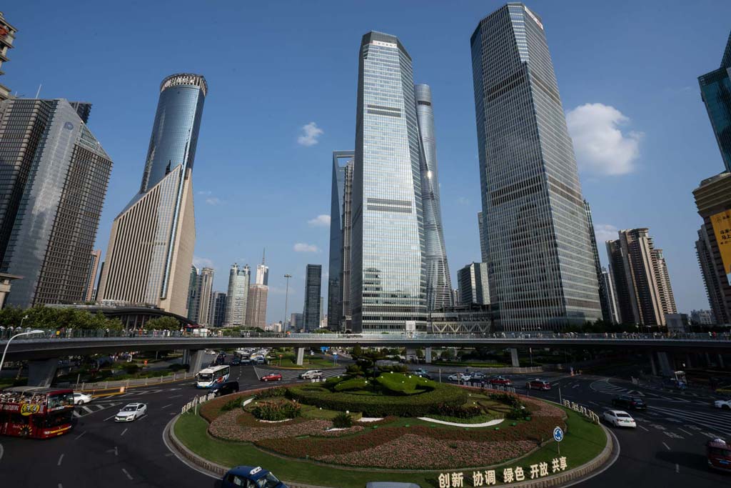 Lujiazui Pedestrian Bridge.jpg