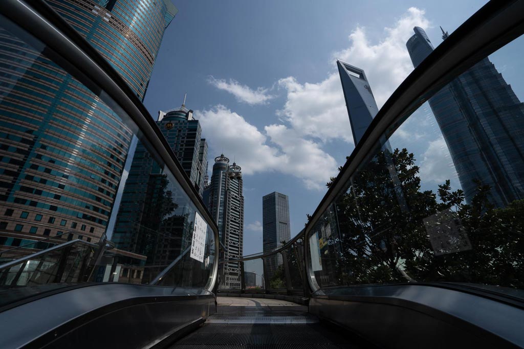 Lujiazui escalator.jpg