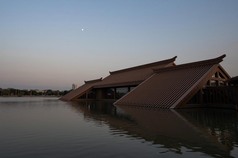 Halls in the lake - Scenery in Guangfulin Archaeological Site 广富林文化遗址 (43).jpg