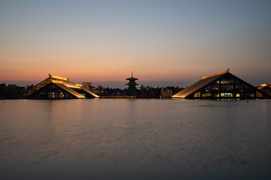 Halls in the lake - Scenery in Guangfulin Archaeological Site 广富林文化遗址 (45).jpg