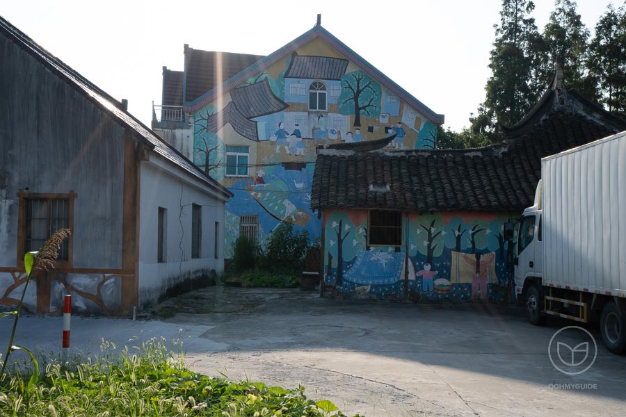 Scenery in Chinese Farmer Paintings Village 中国农民画村(14).jpg