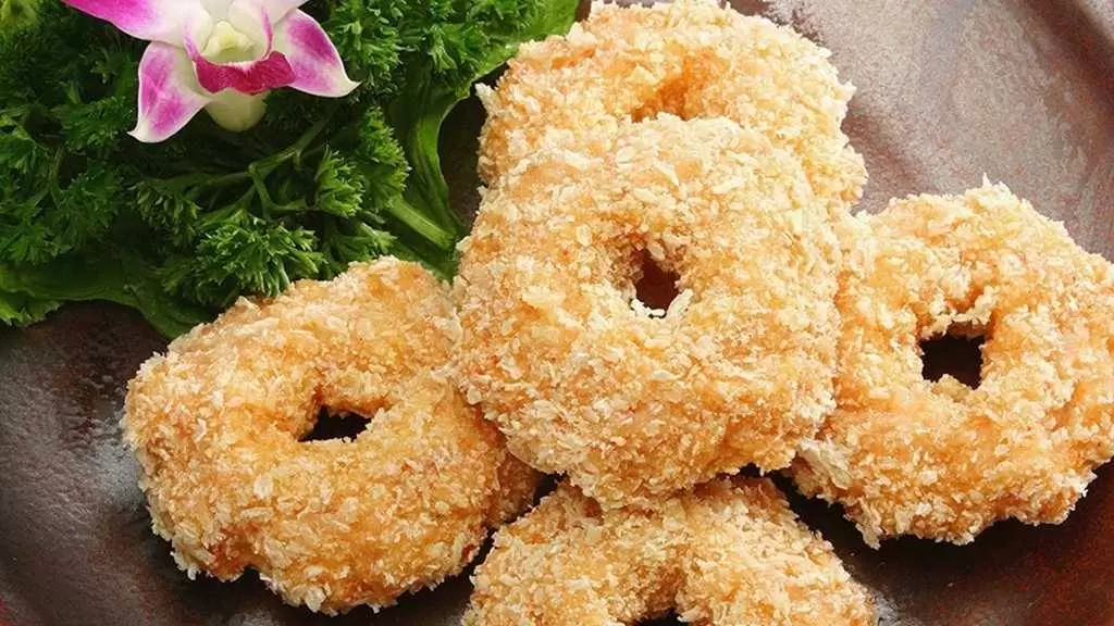 Golden shrimp cakes