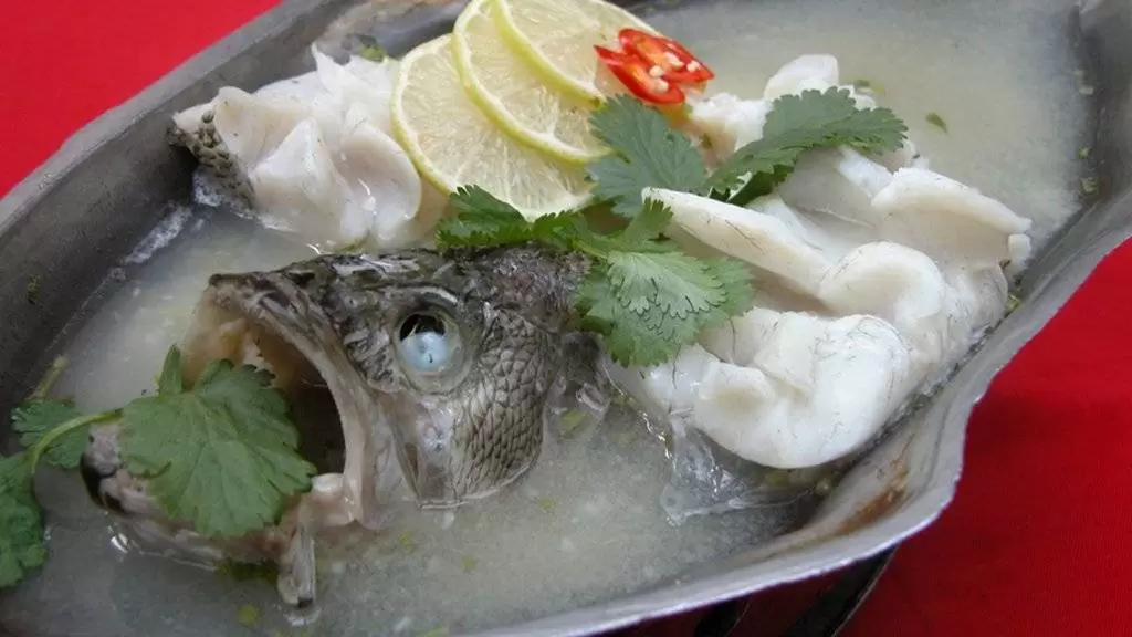Steamed fish with lemon juice